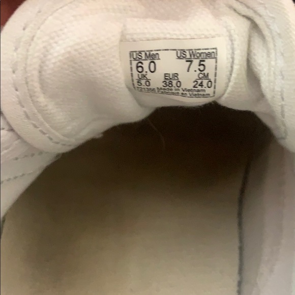 Vans - Picture 3 of 3